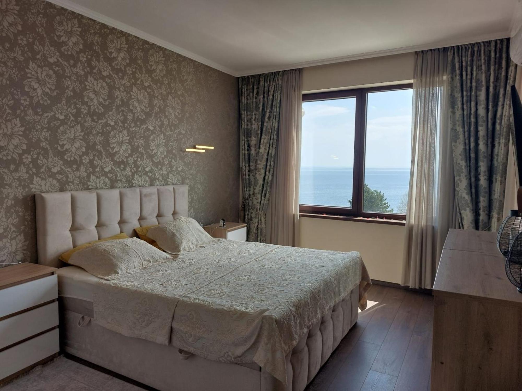 Luxury Penthouse Apartments At Valencia Gardens Burgas Exteriör bild